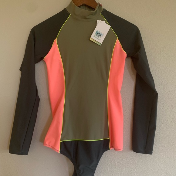 Ripcurl Spring suit rash guard - Picture 6 of 6